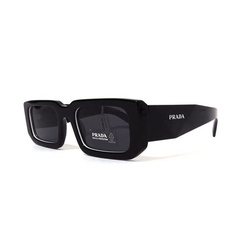 unas gafas de prada